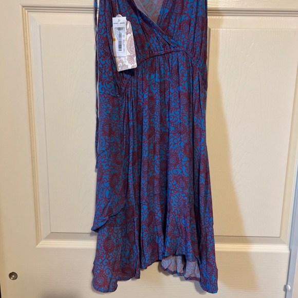 Dress - Picture 2 of 2